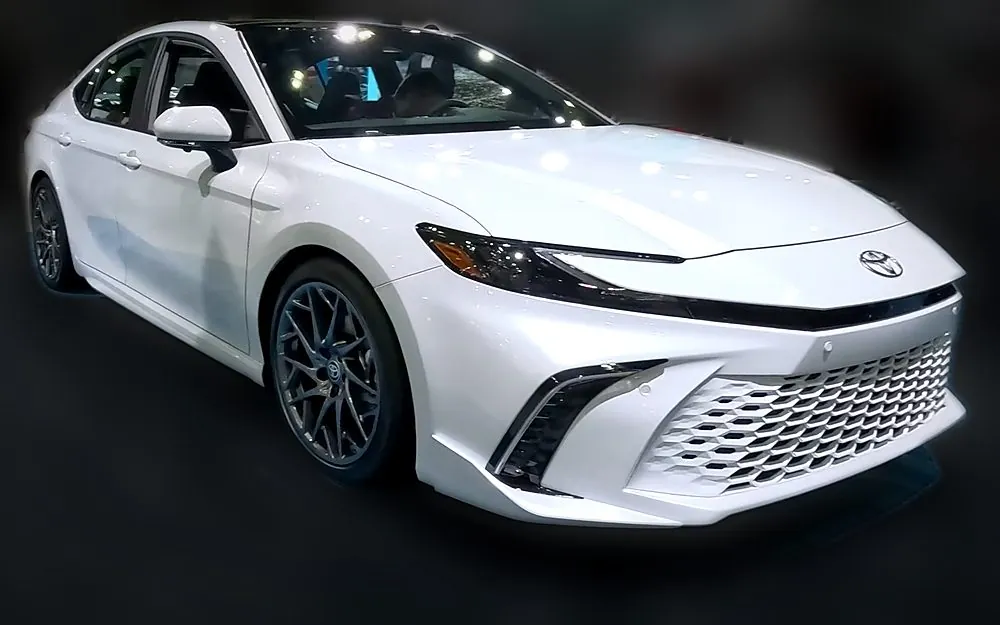 Toyota Camry 2.5 Hybrid Lux